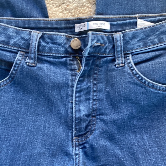 Mid Rise Riders by Lee Jean Capris - Picture 4 of 6